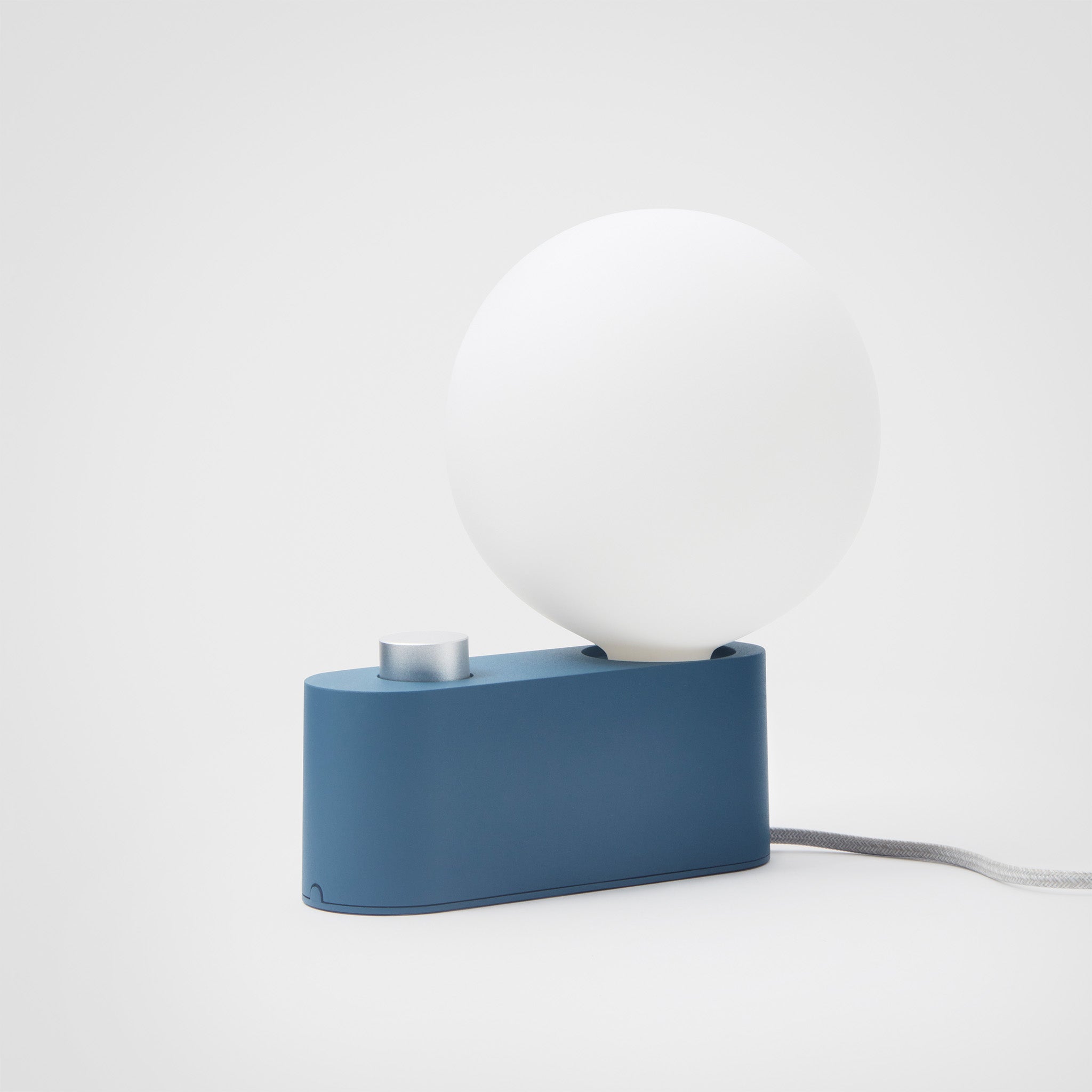 Lampe multi-usages en alumine couleur saphir