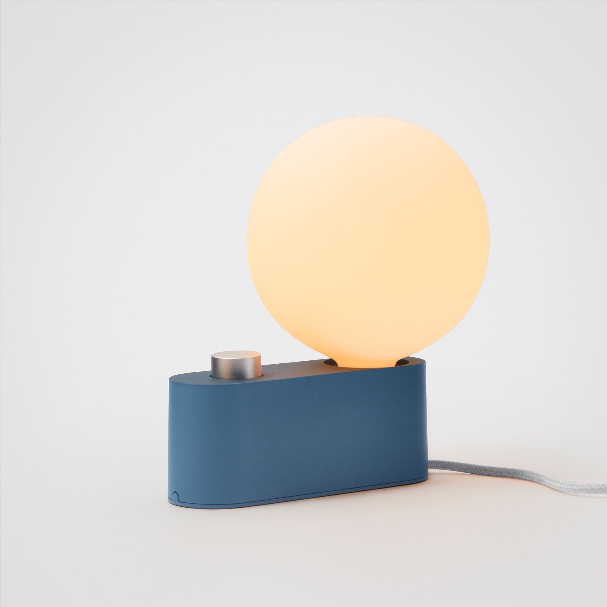 Lampe multi-usages en alumine couleur saphir