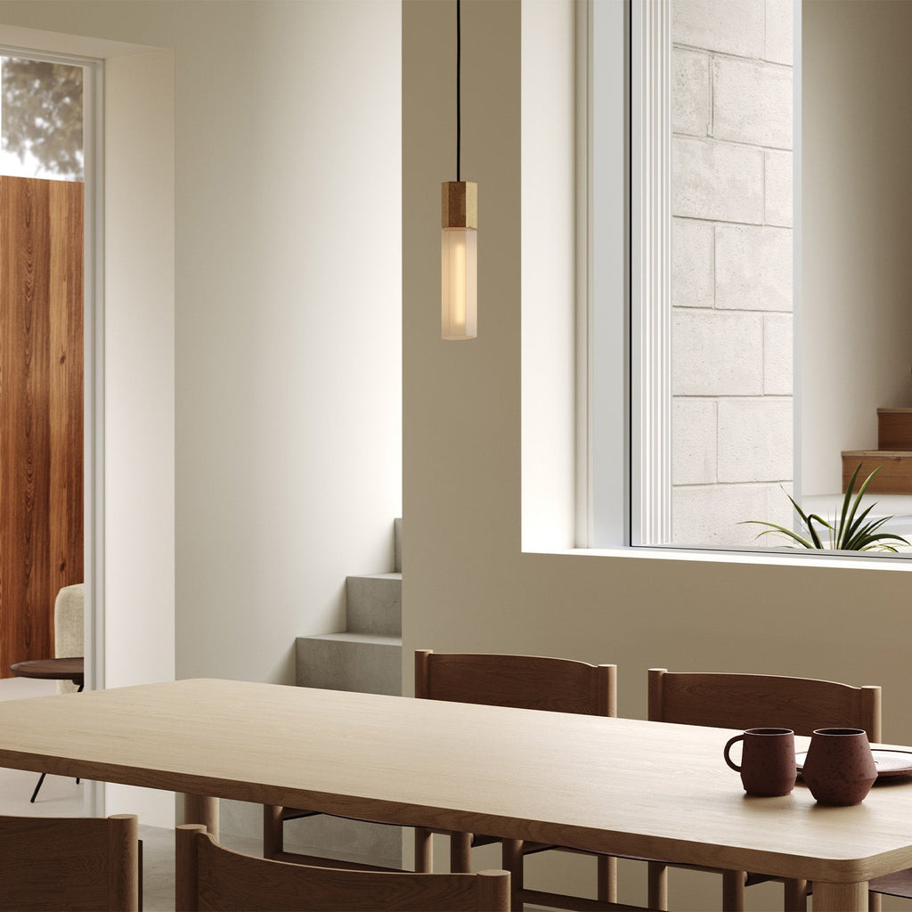 Pendentif simple en basalte et laiton