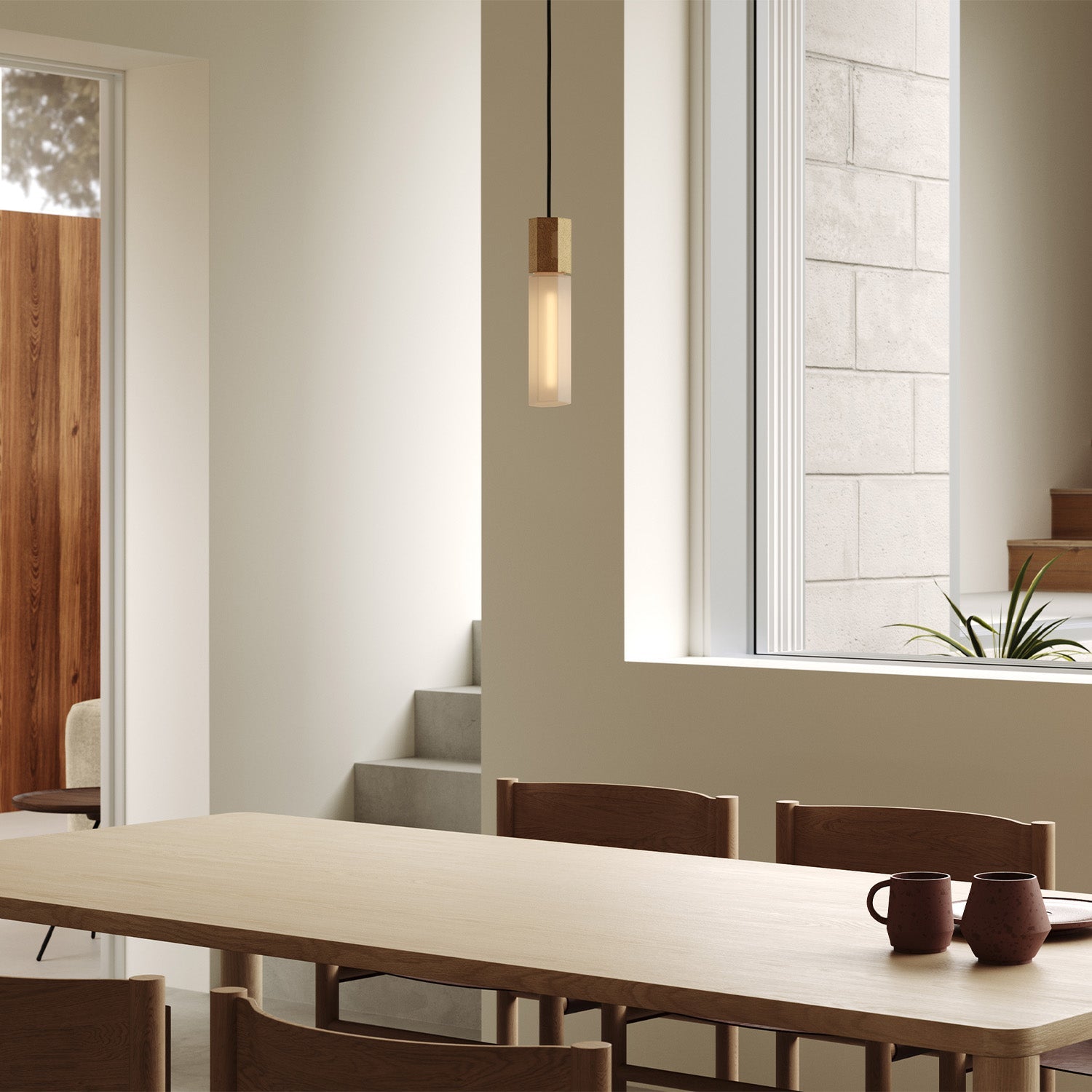 Pendentif simple en basalte et laiton