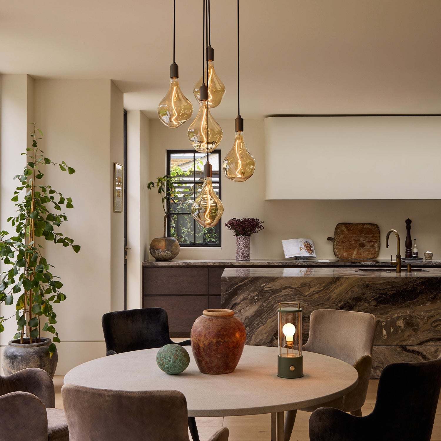 Cinq pendentifs en graphite + Voronoi II