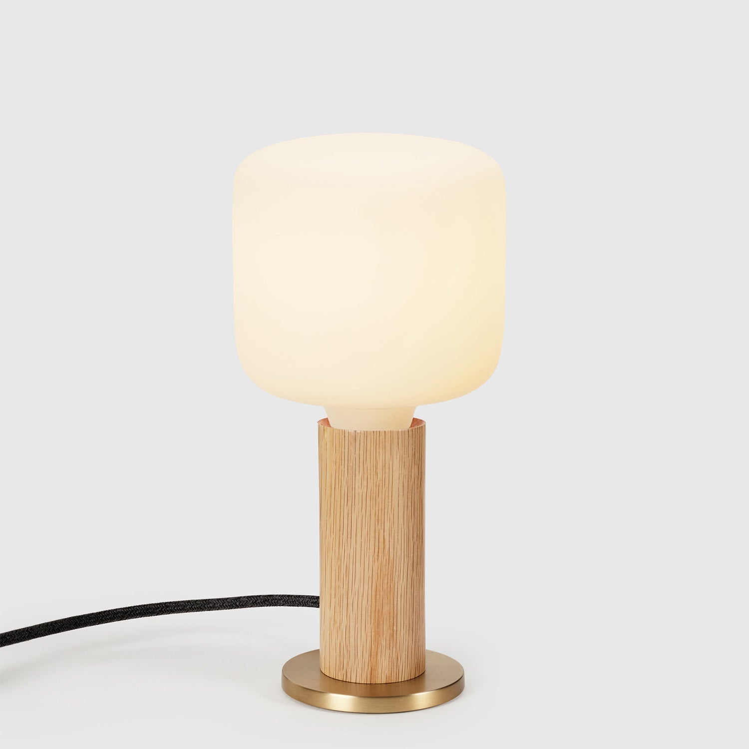 Lampe de table Knuckle en chêne + Oblo