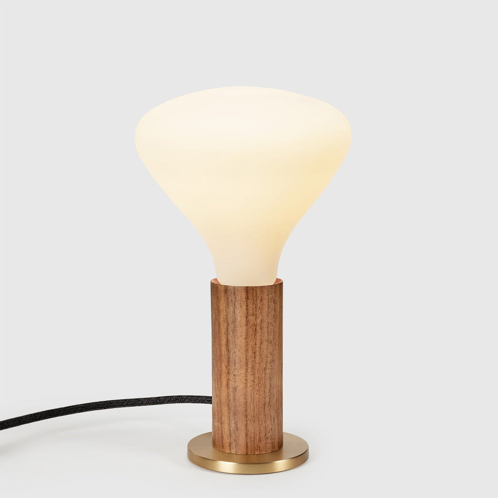 Lampe de table Knuckle en noyer + Noma