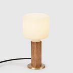 Lampe de table Knuckle en noyer + Oblo