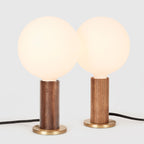Lampe de table Knuckle en noyer + Sphère IV - Lot de 2