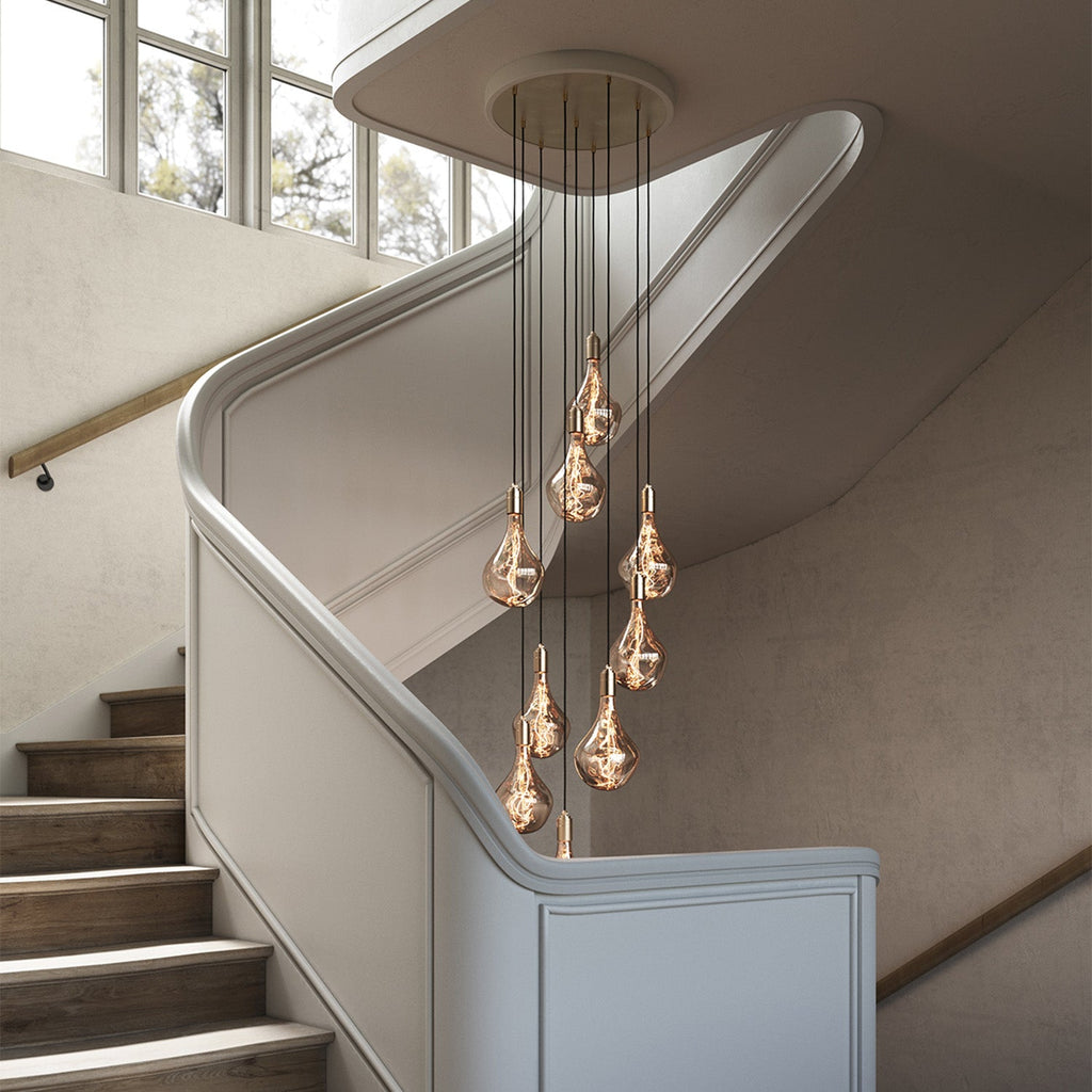 Neuf pendentifs en laiton