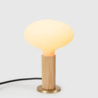 Lampe de table Knuckle en chêne + ovale à intensité variable (chaud)