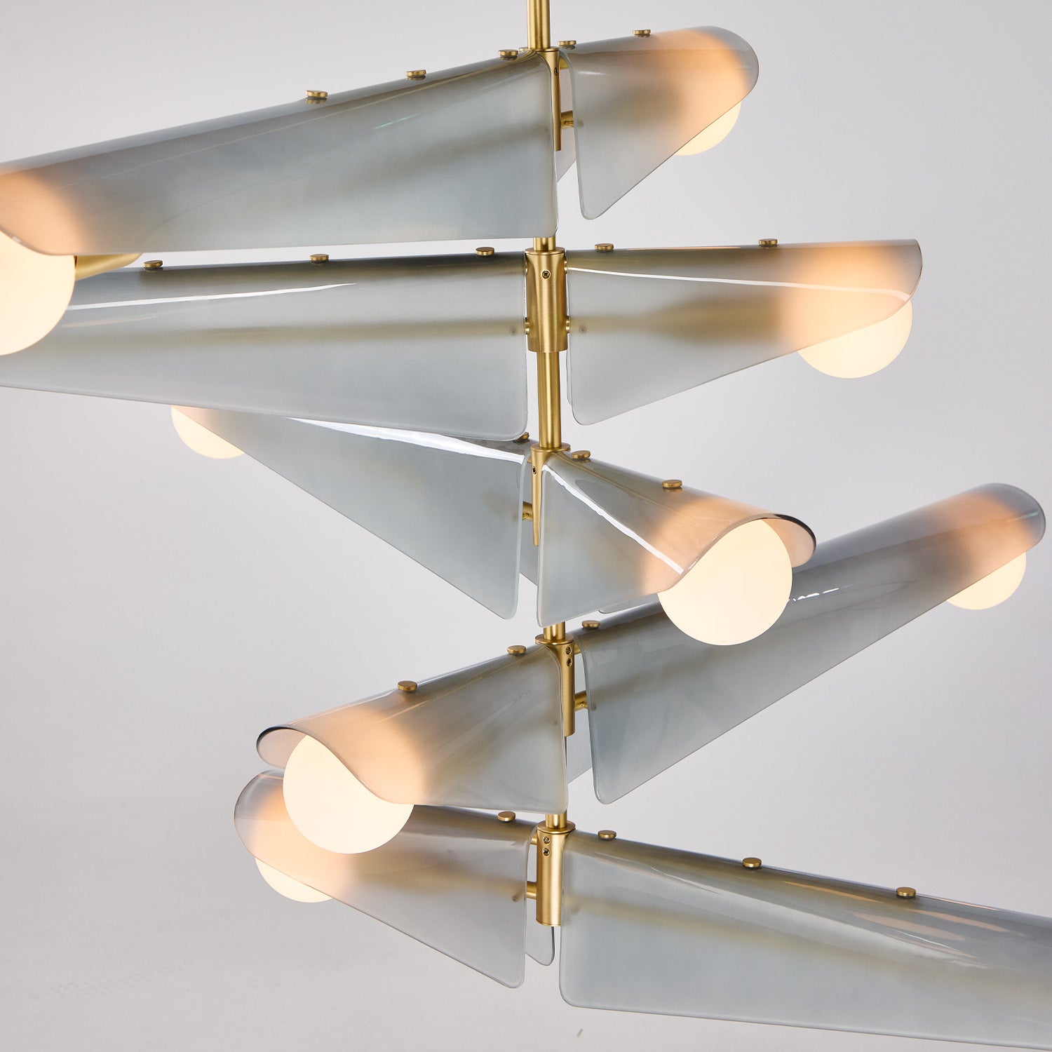 Lustre Sycamore à 5 niveaux, couleur gris aube