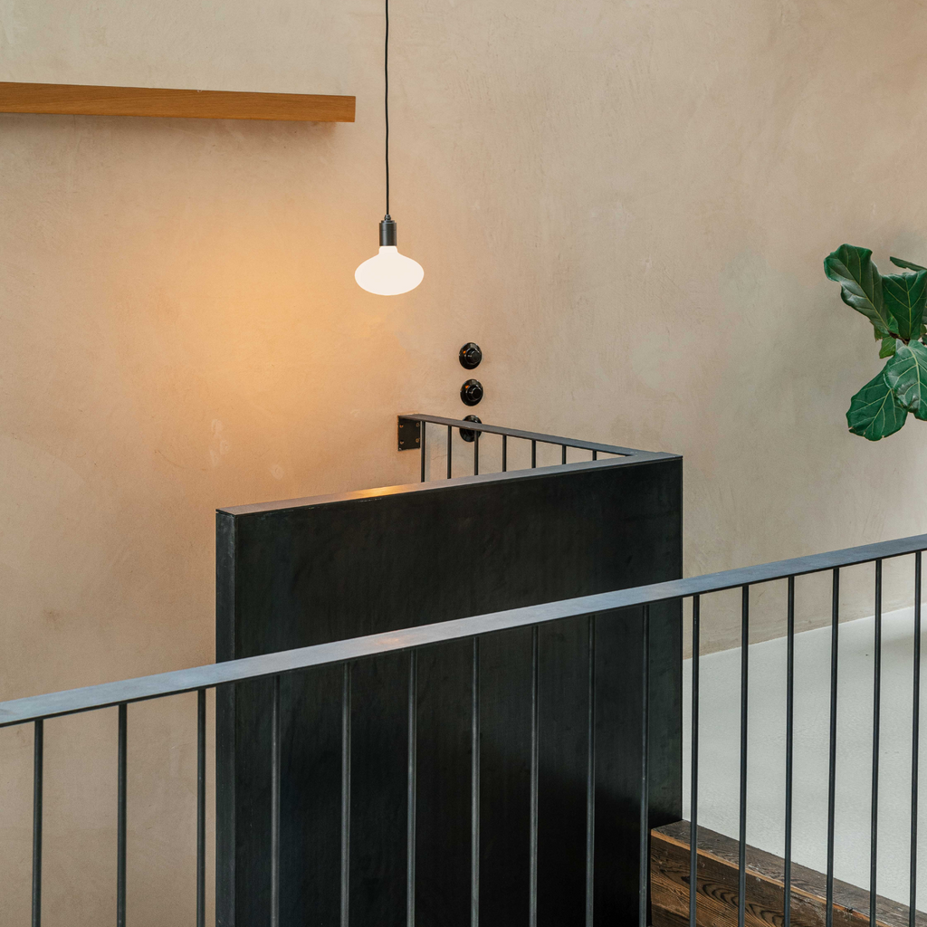 Suspension ovale couleur graphite