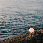 Lampe de table Knuckle en chêne