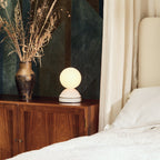 Veilleuse WAKE Sleep Light en blanc galet