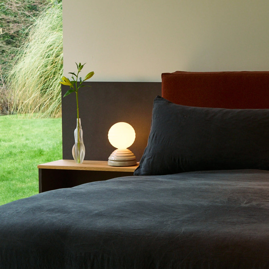 Veilleuse WAKE Sleep Light en blanc galet