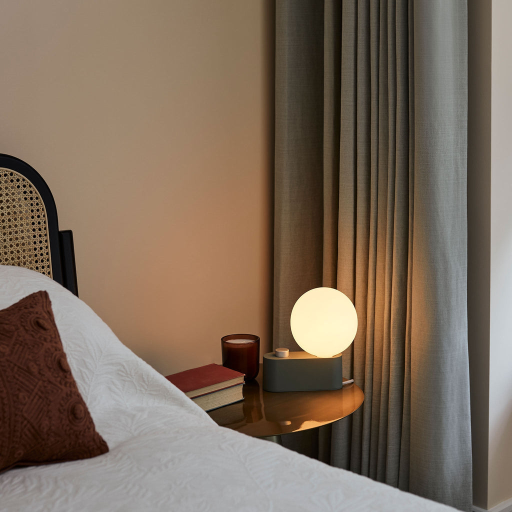 Lampe multi-usages en alumine couleur sauge