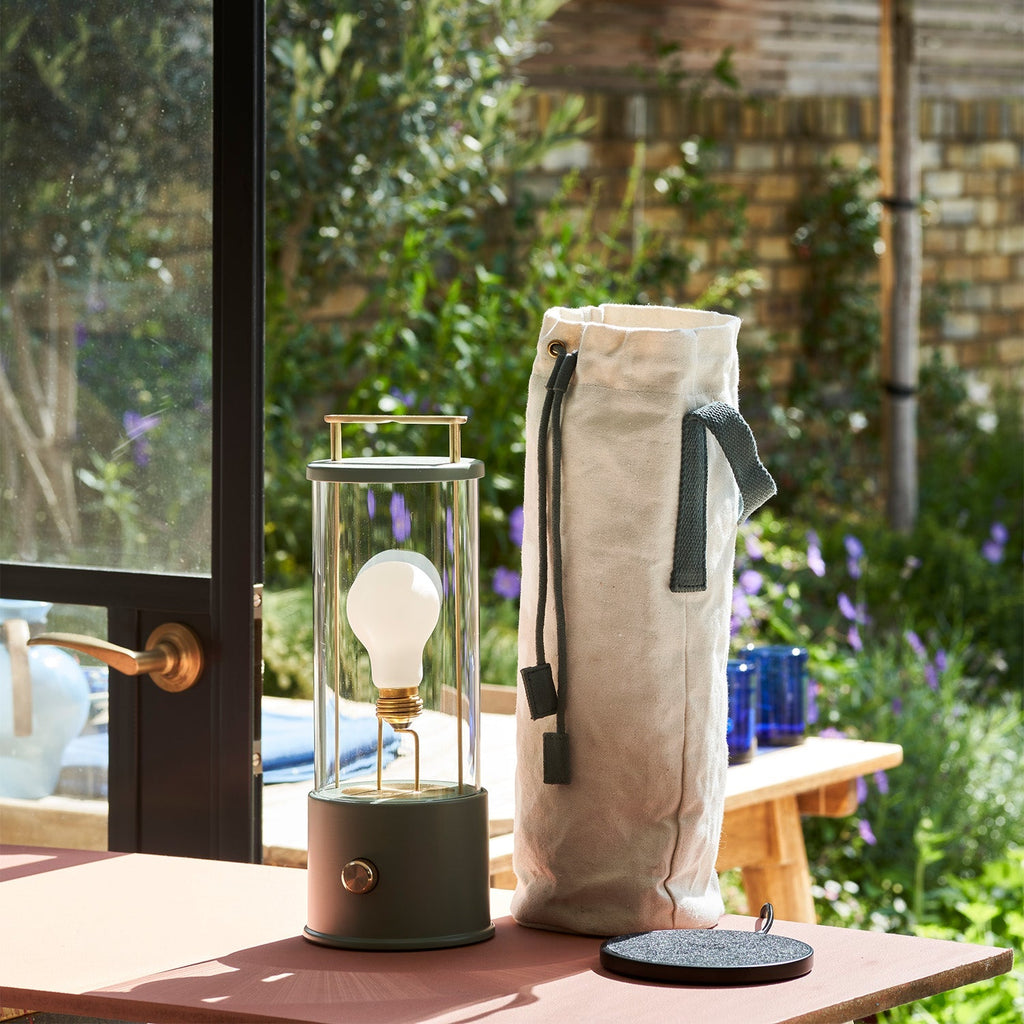 Lampe portable Muse en ensemble vert jardin d'agrément