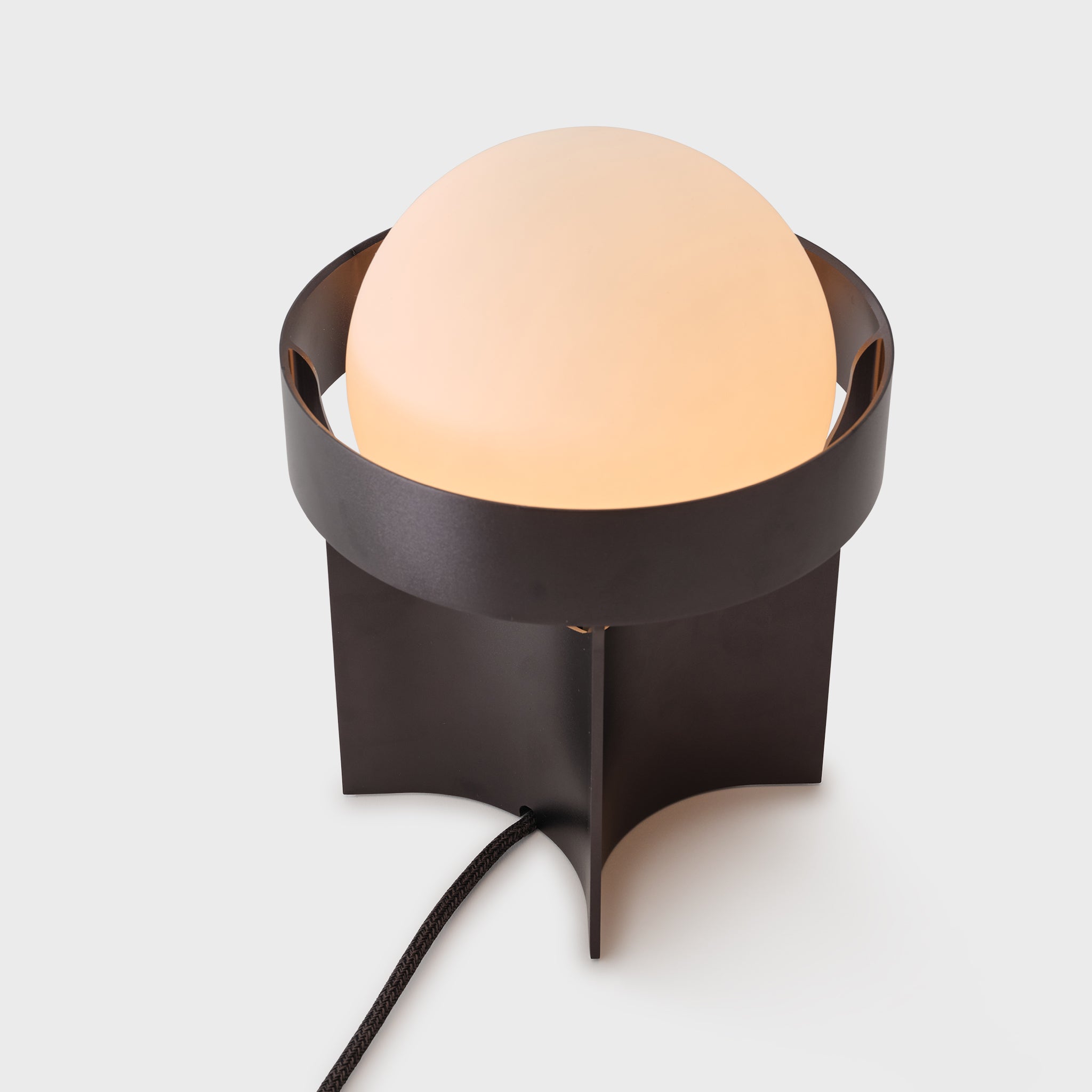 Lampe de table Loop en gris foncé + Sphère IV