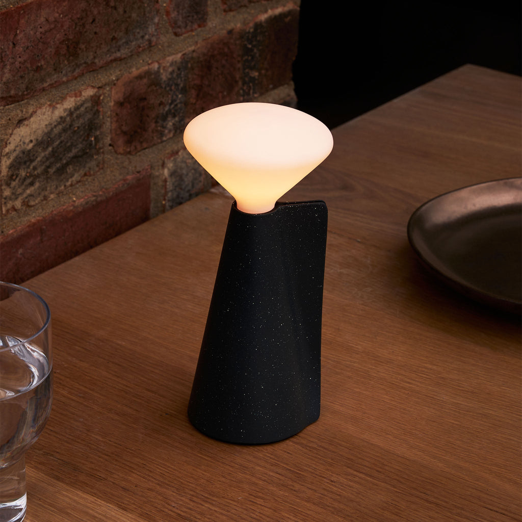 Lampe de cheminée portable en granit noir